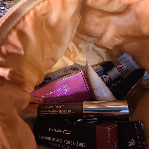 Clinique & More Mystery Makeup & Skincare Grab Bag - Picture 3 of 6